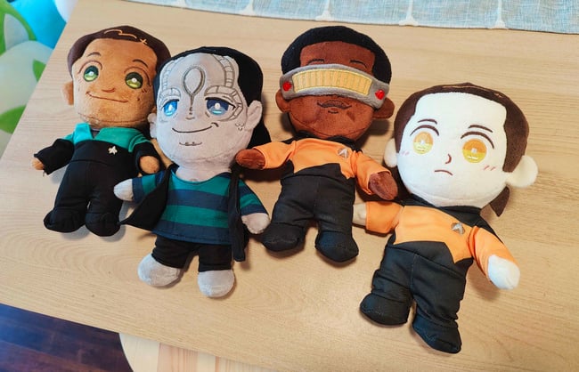 JULIAN & GARAK PLUSH
