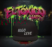 Image 1 of Algo Leve Gorra Alucin