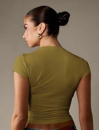 Image 5 of SKYNLYDRESS - T-shirt Love is the answer Baby Tee Retro 70s Style Graphic Manches imprimées Fitt