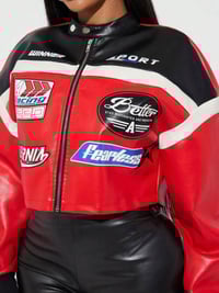 Image 6 of SKYNLYDRESS - Veste courte en PU à motif de lettres et blocs de couleurs pour femmes