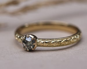 Image of 18ct yellow gold, grey rose-cut diamond Orange Blossom ring (LON268)