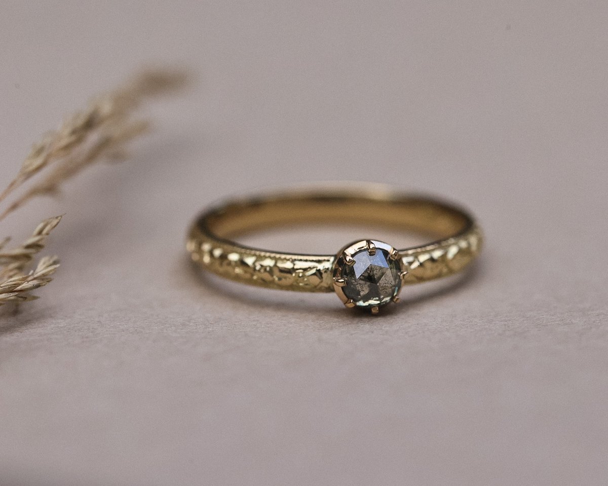 Image of 18ct yellow gold, grey rose-cut diamond Orange Blossom ring (LON268)