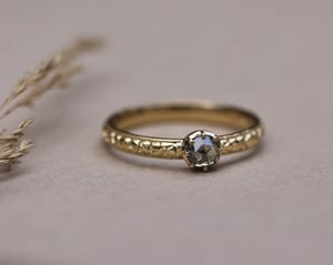 Image of 18ct yellow gold, grey rose-cut diamond Orange Blossom ring (LON268)