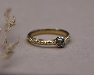 Image of 18ct yellow gold, grey rose-cut diamond Orange Blossom ring (LON268)