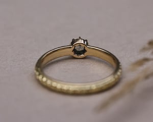 Image of 18ct yellow gold, grey rose-cut diamond Orange Blossom ring (LON268)