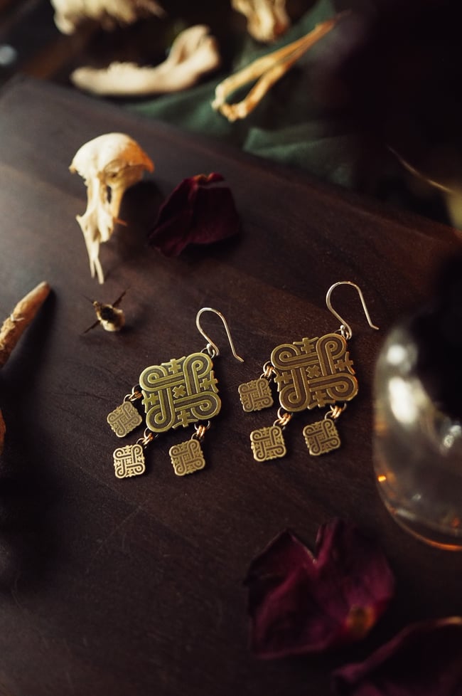 Käpälikkö II - korvakorut