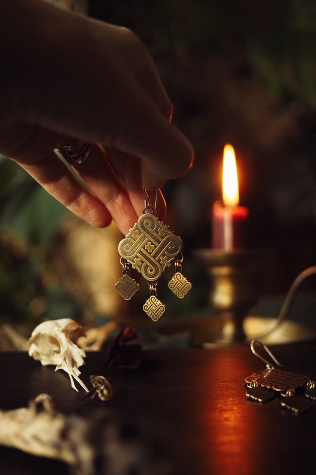 Käpälikkö II - korvakorut