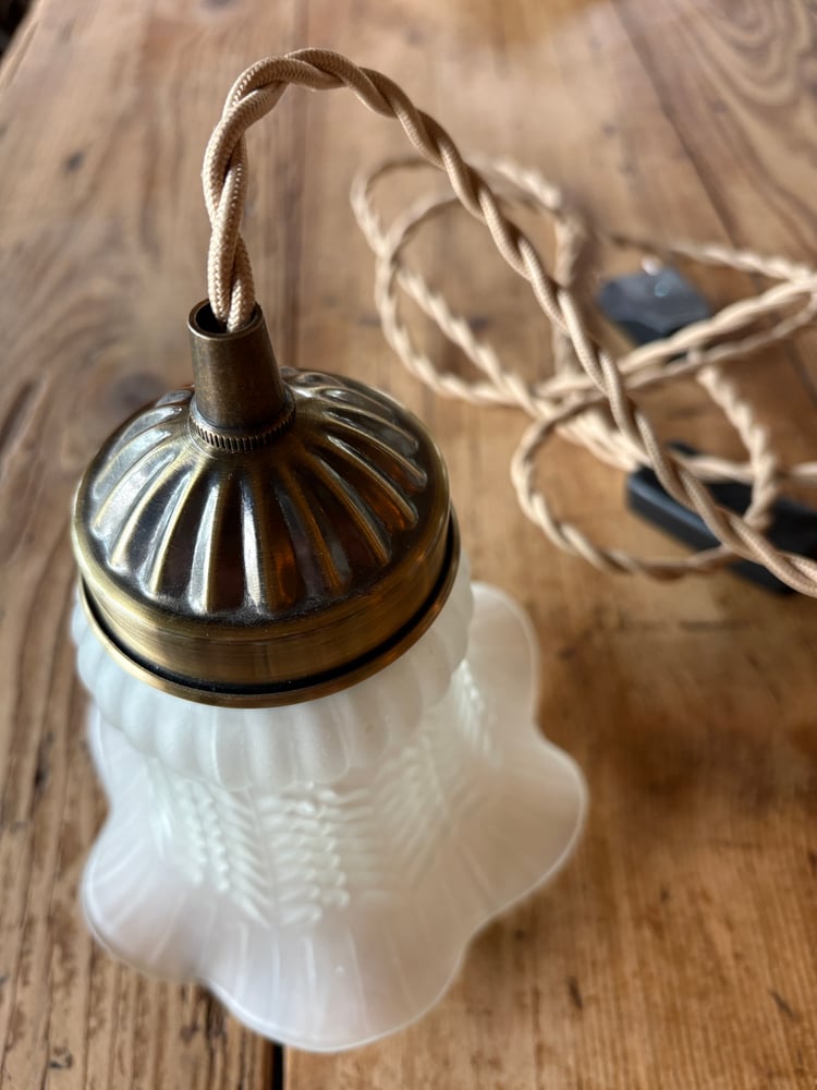 Image of Baladeuse en opaline & laiton – lumière douce et charme rétro N°2