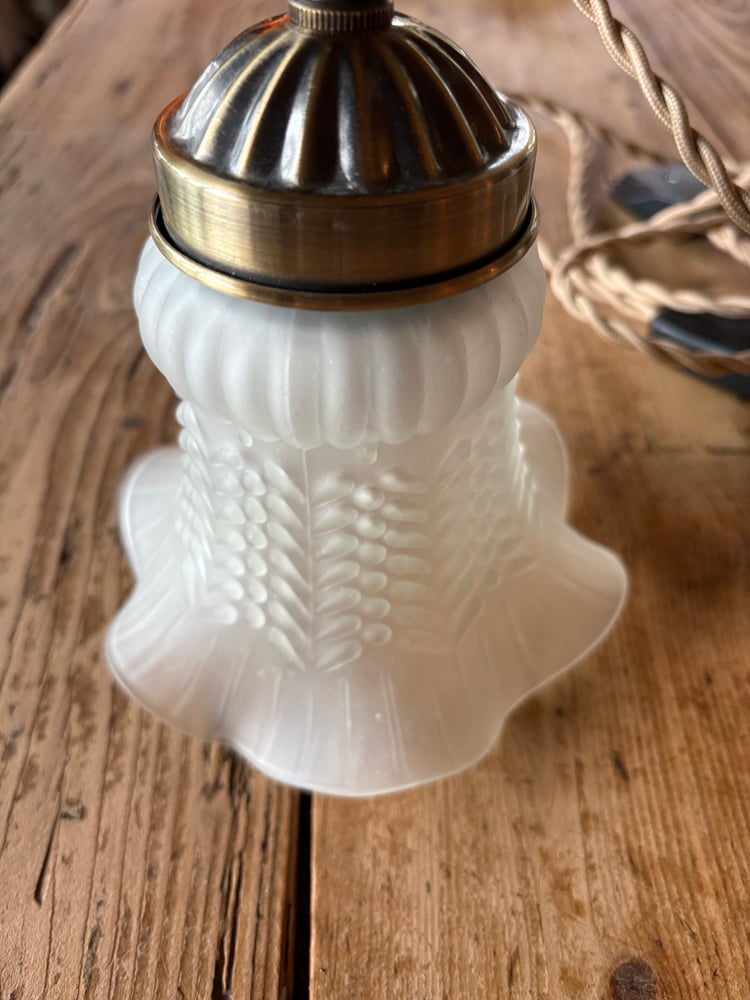 Image of Baladeuse en opaline & laiton – lumière douce et charme rétro N°2