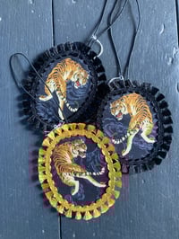 Image 5 of Tiger decoration/ rear view mirror accessory  with choice of gold or black fringe. 