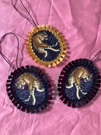 Image 6 of Tiger decoration/ rear view mirror accessory  with choice of gold or black fringe. 