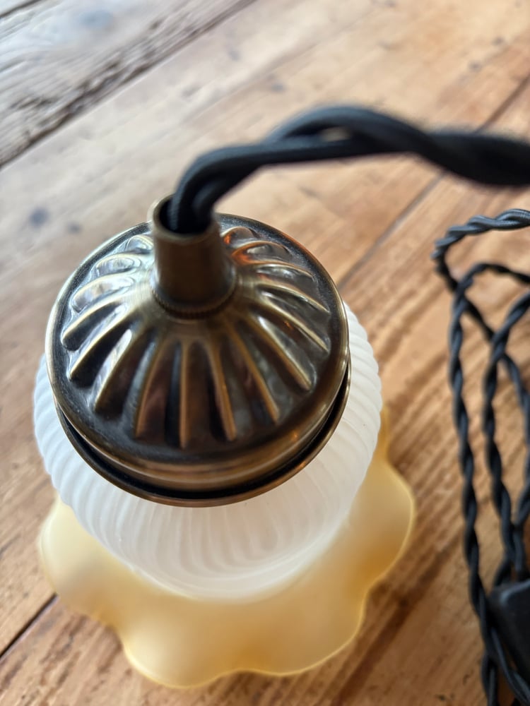 Image of Baladeuse en opaline & laiton – lumière douce et charme rétro N°3