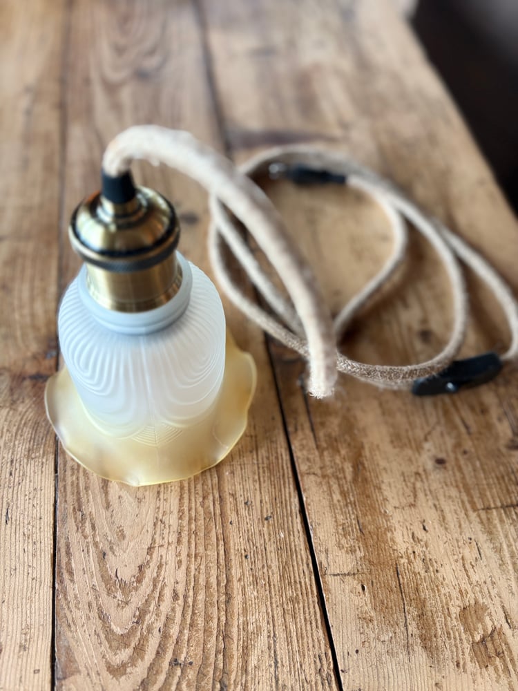 Image of Baladeuse en opaline & laiton – lumière douce et charme rétro N°1