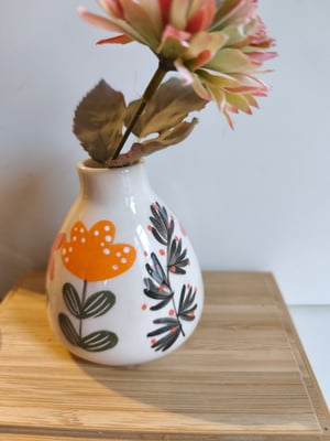 Image of  Petit vase fleurs fond blanc 