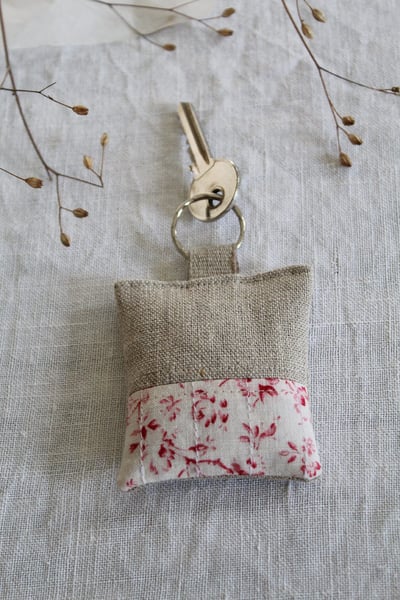 Image of Porte clé lin et tissu ancien