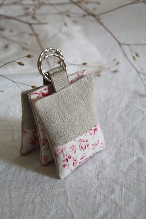 Image of Porte clé lin et tissu ancien