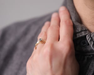 Image of 18ct yellow gold, dark grey rose-cut diamond Floral Engraved ring (LON268)