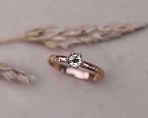 Image of 18ct Rose gold, grey rose-cut diamond horn texture ring (LON270)