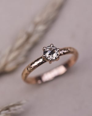 Image of 18ct Rose gold, grey rose-cut diamond horn texture ring (LON270)