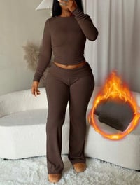 Image 10 of SKYNLYDRESS - Ensemble pantalon et top à manches longues col rond de couleur unie, en polaire