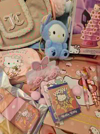 Image 7 of Juicy Couture Meets Hello Kitty Bundle 