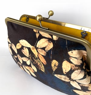 Image of Loch leaf, velvet kisslock shoulder bag with optional crossbody strap