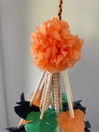 Image 4 of Orange & Green Mums Pajak