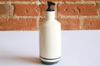 Image 3 of Two-tone soap dispenser – large/black