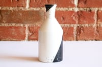 Image 2 of Black and white bottle – porcelain