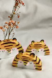 Image 1 of Isompi tiikeri savimaljakko