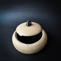 Image 3 of Black skull locking lid box