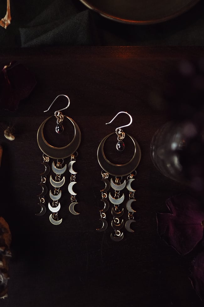 Pimennys kiviriipuksilla 