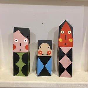 Image of Statuette bois  hauteur 18cm