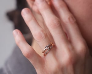 Image of 18ct Rose gold, grey rose-cut diamond horn texture ring (LON270)