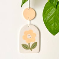 Image 4 of suspension "mini canard dans la fleur"