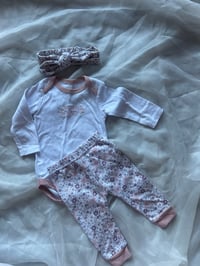 Lila + Jack Long Sleeve Bodysuit Pants Headband Set