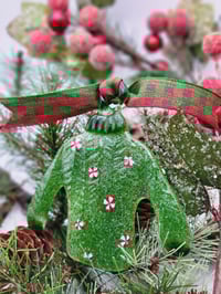 Image 4 of Green Twisties