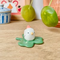 Image 3 of mini canard sur le trèfle