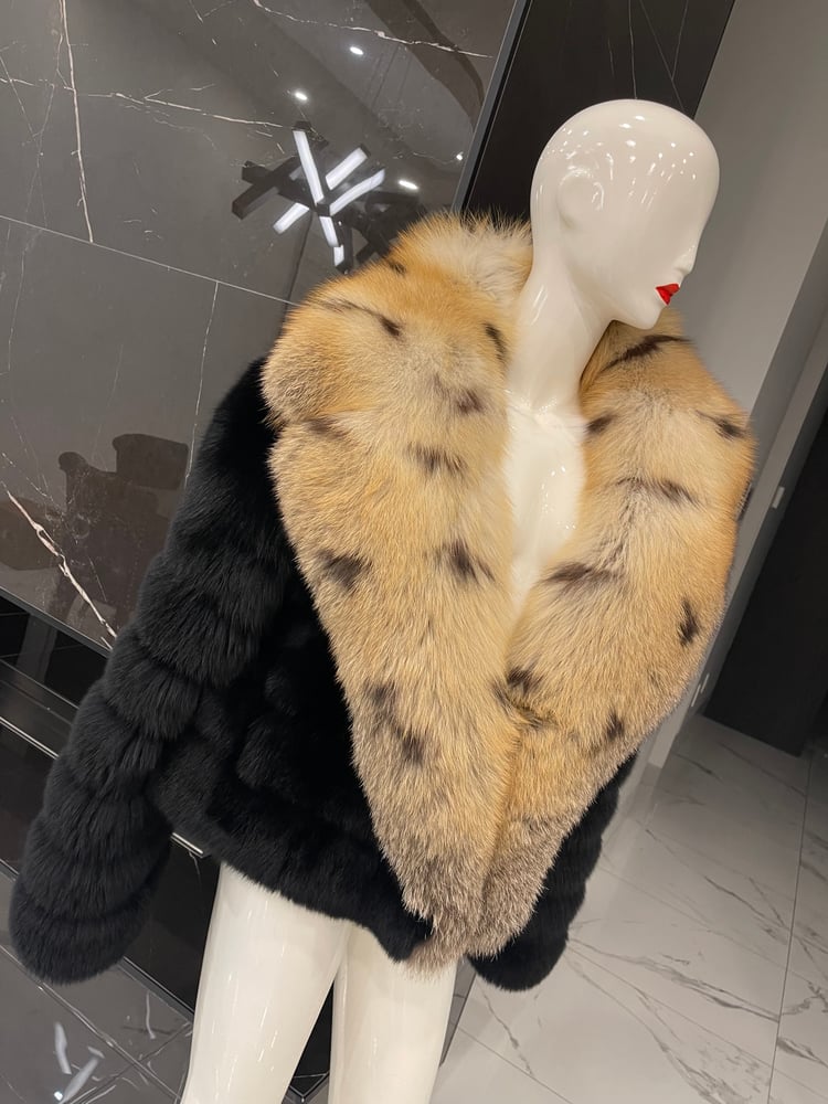 Image of AVERY FOX FUR BOMBER