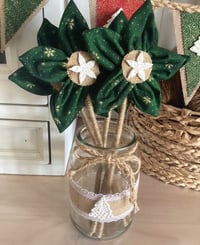 #30 Christmas Flowers - Green with Gold stars