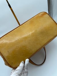 Image 15 of Louis Vuitton Reade MM Yellow Patent Leather