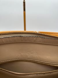 Image 21 of Louis Vuitton Reade MM Yellow Patent Leather