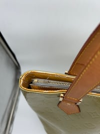 Image 8 of Louis Vuitton Reade MM Green Patent Leather Top Handle Bag