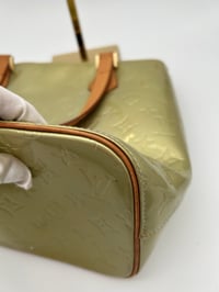 Image 17 of Louis Vuitton Reade MM Green Patent Leather Top Handle Bag