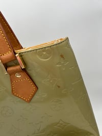 Image 13 of Louis Vuitton Reade MM Green Patent Leather Top Handle Bag