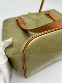 Image 16 of Louis Vuitton Reade MM Green Patent Leather Top Handle Bag