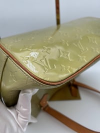 Image 18 of Louis Vuitton Reade MM Green Patent Leather Top Handle Bag