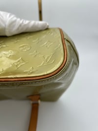 Image 19 of Louis Vuitton Reade MM Green Patent Leather Top Handle Bag