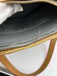 Image 20 of Louis Vuitton Reade MM Green Patent Leather Top Handle Bag