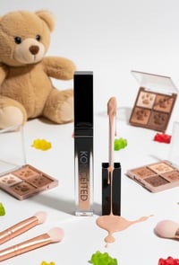 Image 1 of  WET LIP PAINT (BOTTLE GIRL)